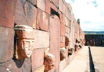 Mysterious heads of the Tiwanaku ruins in Bolivia