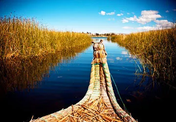 A traditional Aymara ship navigating the reed beds of Titica