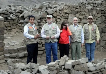 Part of the El Paraiso archeological team
