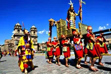 Cover. Carrying the Inca during Inti Raymi in Cusco