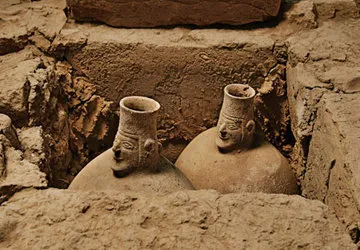 Wari offering jars unearthed at Castillo de Huarmey