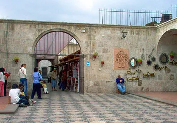 The new residents of Fundo el Fierro: Artists & Artisans
