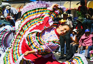 Traditionally dressed dancer during the Arequipa parade