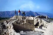 Cover. Exploring the Paredones ruins in Nazca, Peru