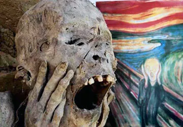 Chachapoyas mummy alongside Edvard Munch's 