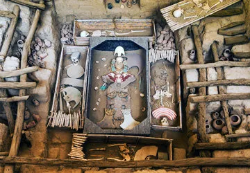 Representacion del allasgo de la tumba del señor de SipÃƒ