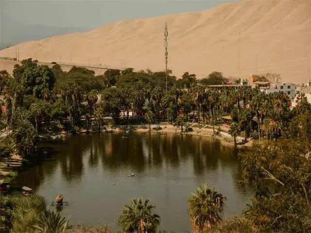 huacachina lake ica