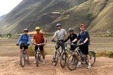 cinco ciclistas en el valle sagrado, Cusco