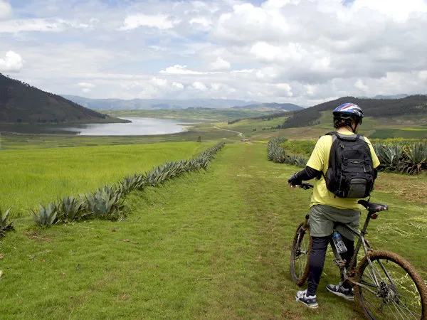Biking to the Maras salt pans in the Sacred Valley of the In
