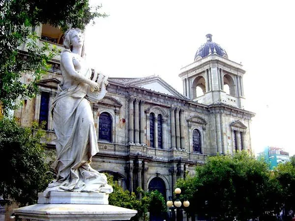 La Paz City Tour and Valley of the Moon