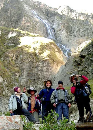 Llahuar and Fure Waterfalls