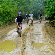 Aventura sobre bicicletas em Manu