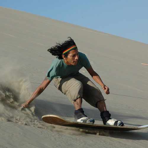 Sandboarding na Huacachina